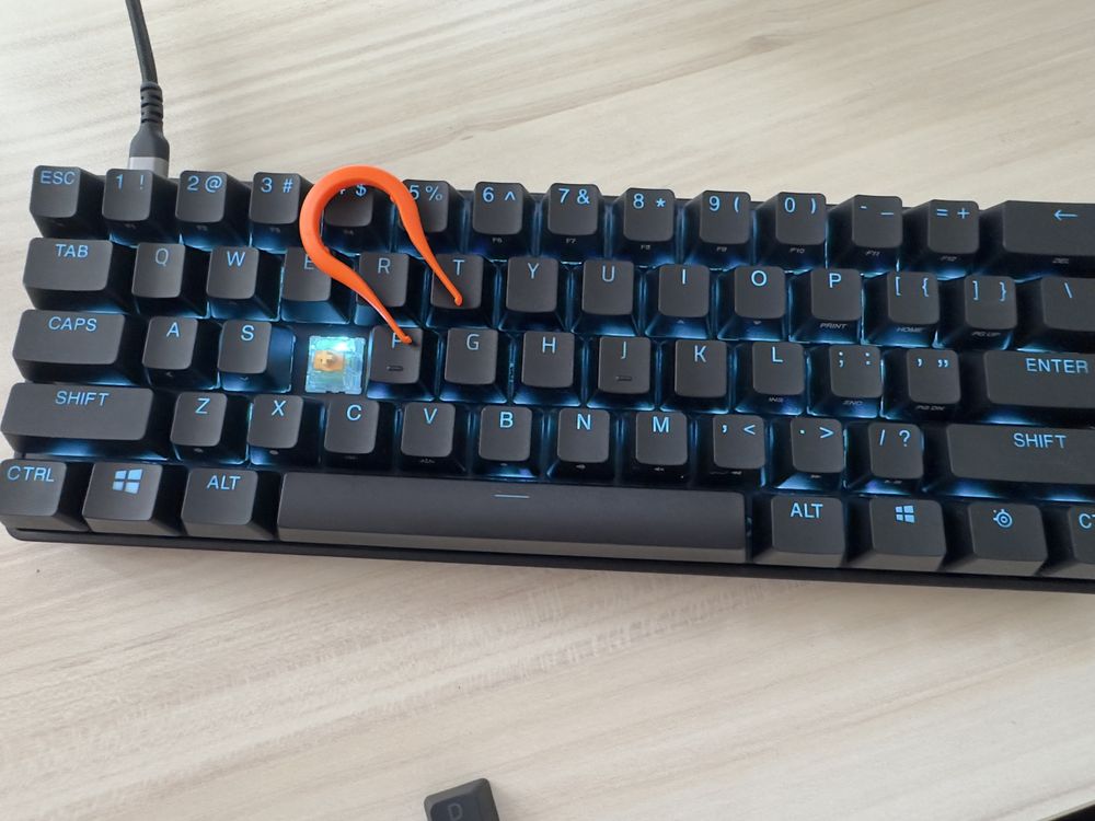 Steelseries Apex 9mini + pbt keycaps