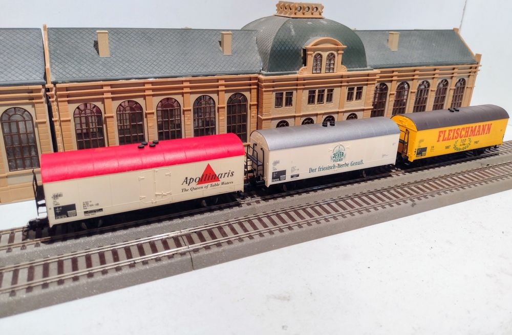 2) Set machete vagoane frigorifice trenulet Fleischmann HO