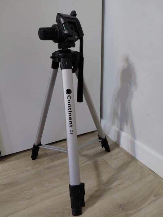 Продам  штатив для зеркального фотоаппарата continent c1