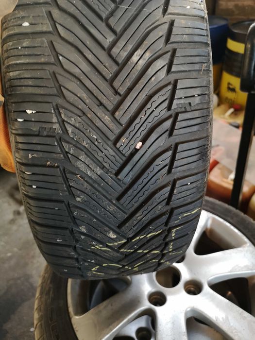 225/45/17  Michelin ALPIN 6