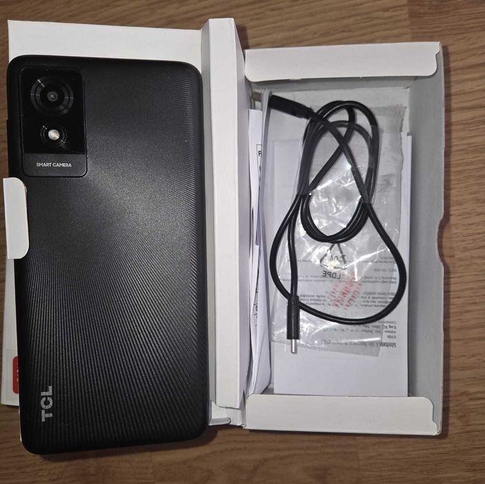 Telefon mobil TCL 501 Nou