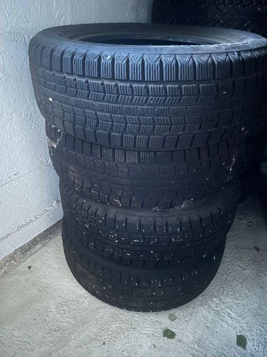 Продам новые зимние покрышки 215/60 R16