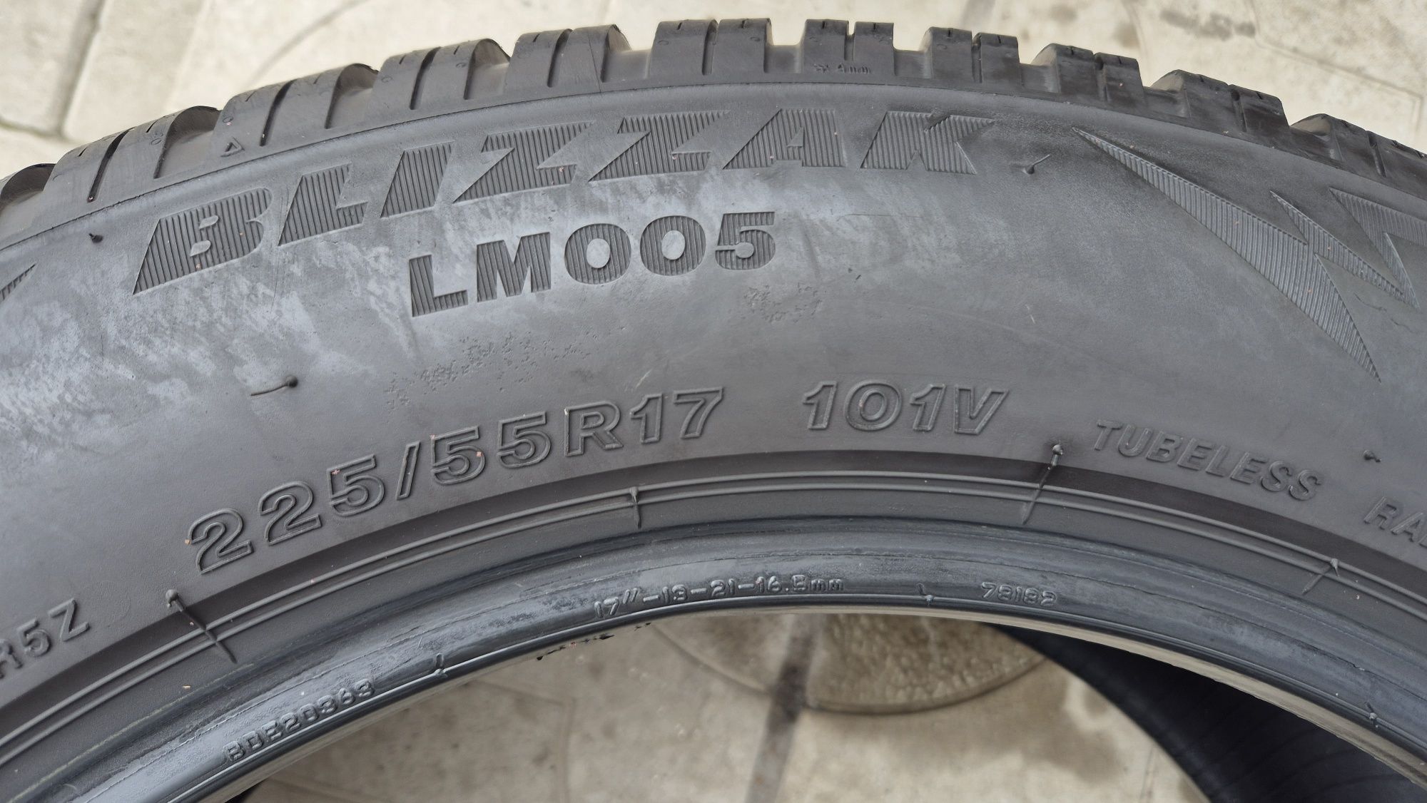 4бр.зимни гуми 225/55/17 101 V Bridgestone  Blizzak LM 005 RSC