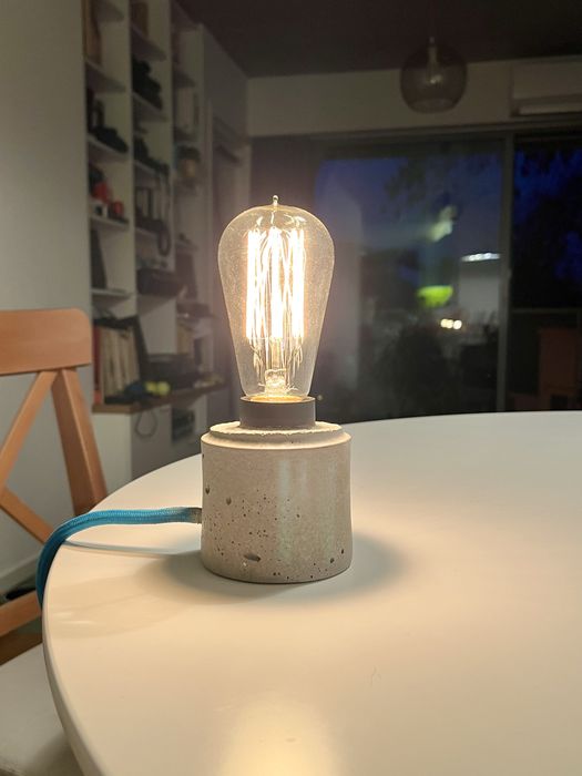 Lampa vintage din beton cu bec Edison