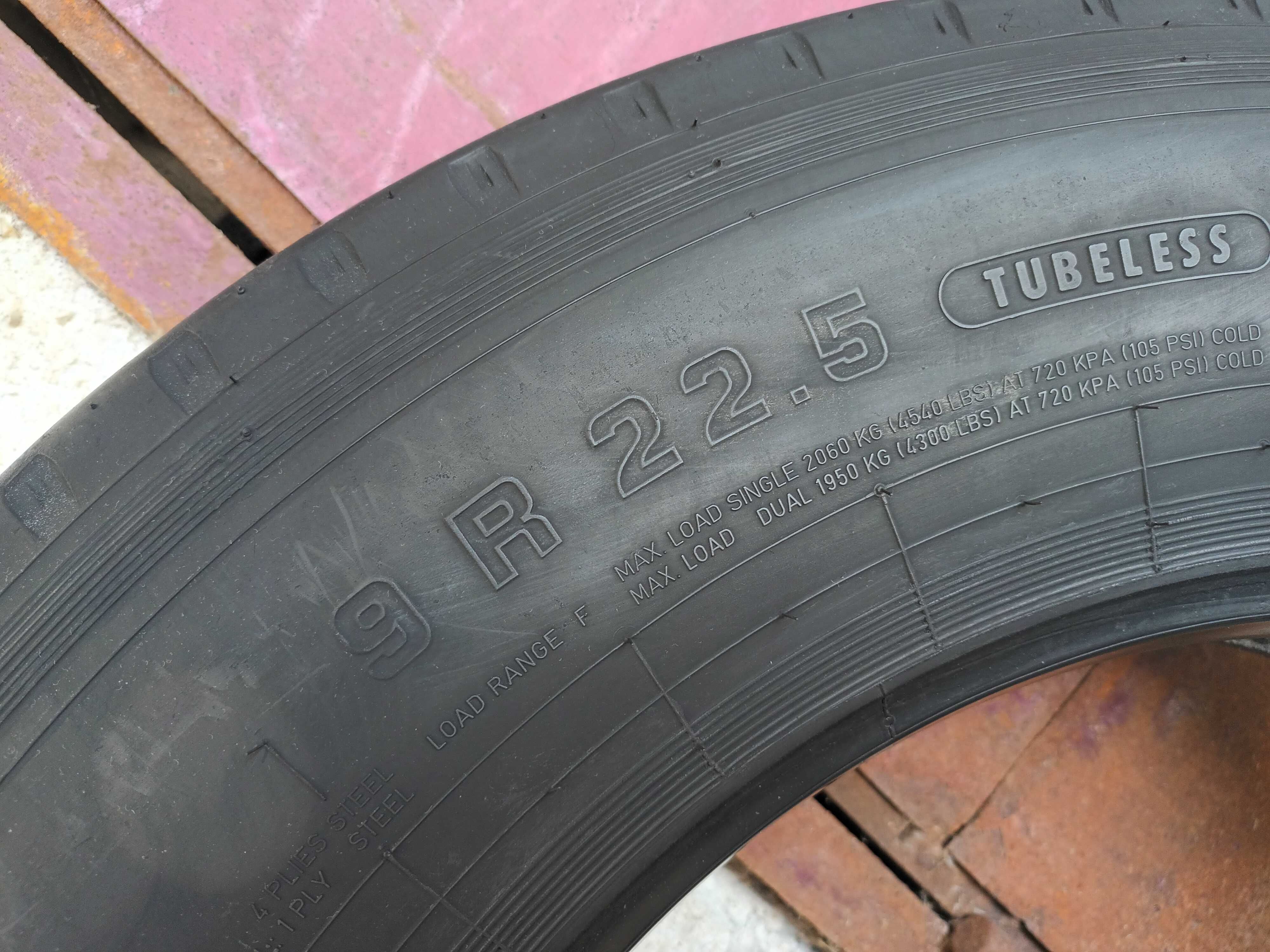 6 Тежкотоварни гуми 9R22.5 Continental HSR Radial GS 133/131L