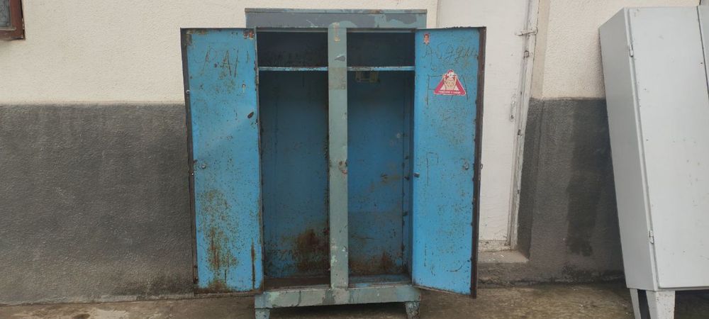 Temir shkaf sastayana zor koʻkini 600000, serysini 500000  qberaman