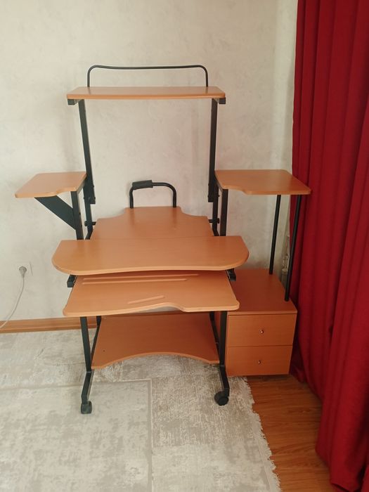 Компьютерный стол