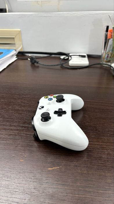 Продам геймпад от Xbox one S
