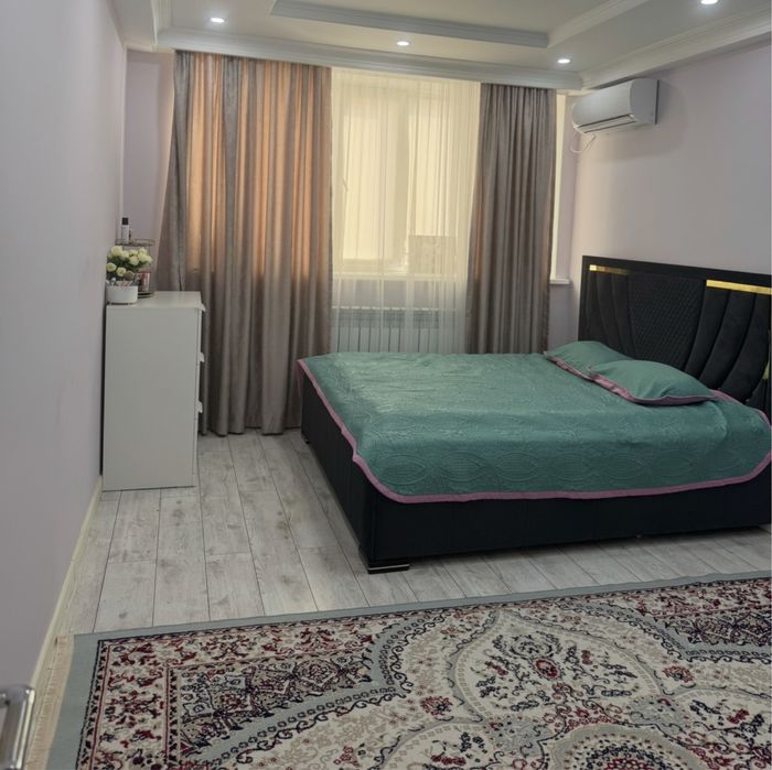 Продается 2-х спальный кровать с матрасом.