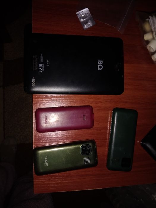 Телефоны и планшет б/у