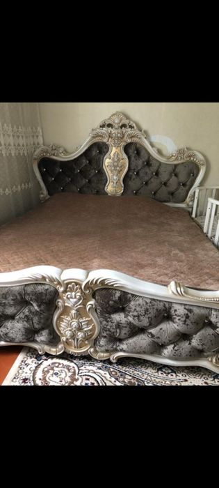 Продам королевскую кровать