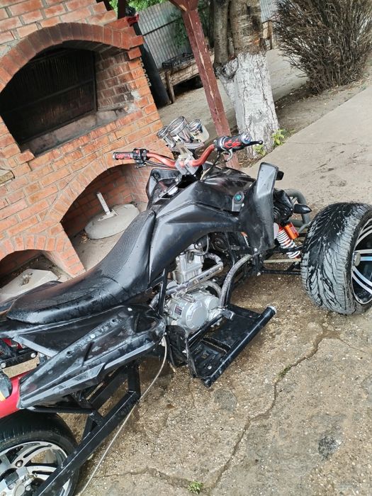 Vând can-am de 250cc