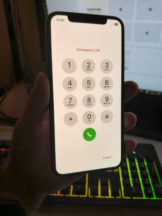 Vand iPhone XS pt piese
