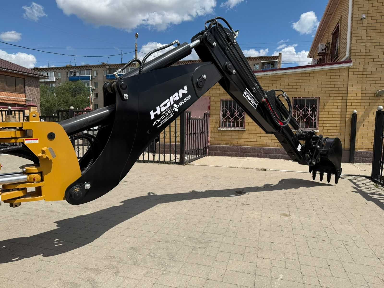 Экскаватор погрузчик HORN 388T