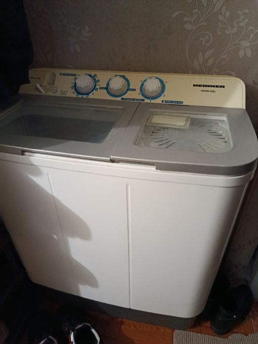 Mașina de spălat semiautomata