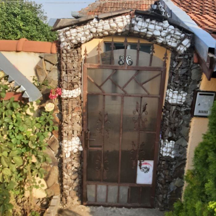 Vind casă, sau schimb
