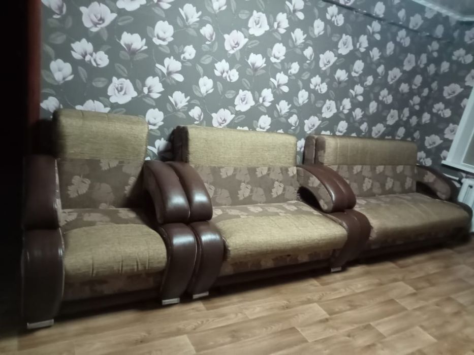 Кровать и кресло