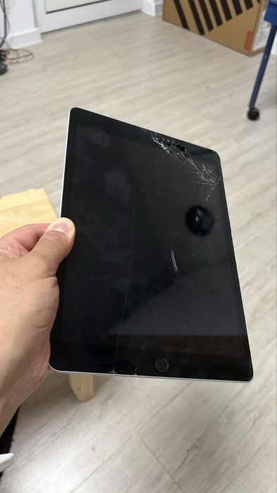 iPad 9th Gen A2602 Neverlock 64 GB-Face ID OK-Baterie 94%-Vezi Anunt-