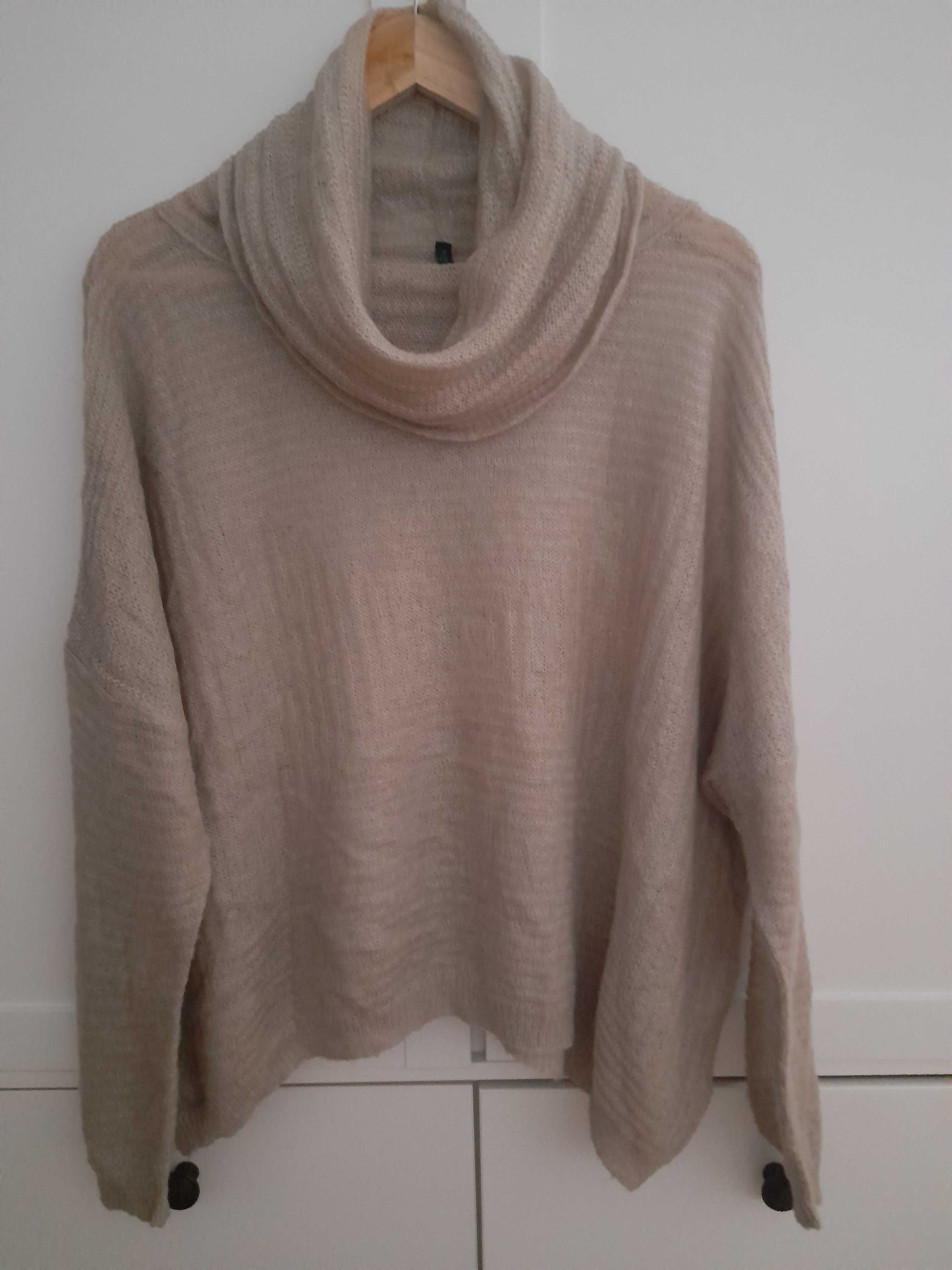 Pulover Benetton,mohair,m, 70 lei