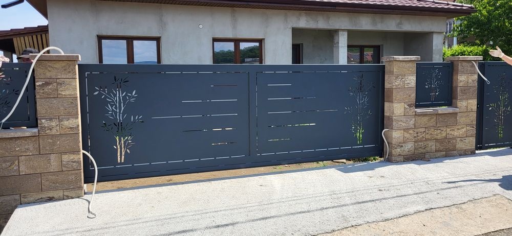 Porți metalice decupate la jet de plasmă