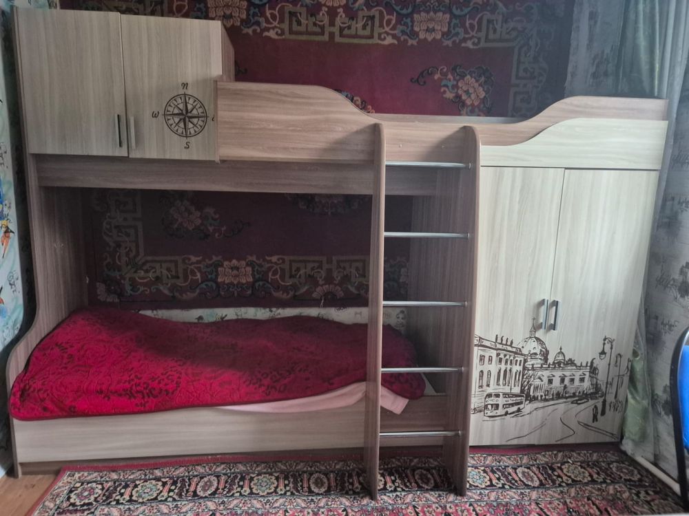 Продам двухярусную кровать