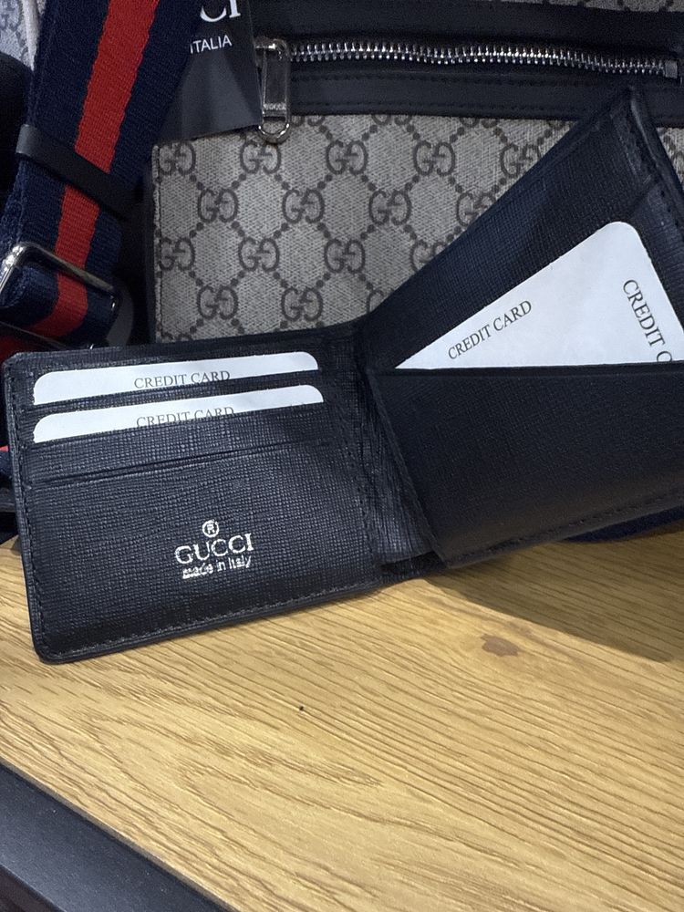 Продавам Кожен партфеил на GUCCI  и Goyard
