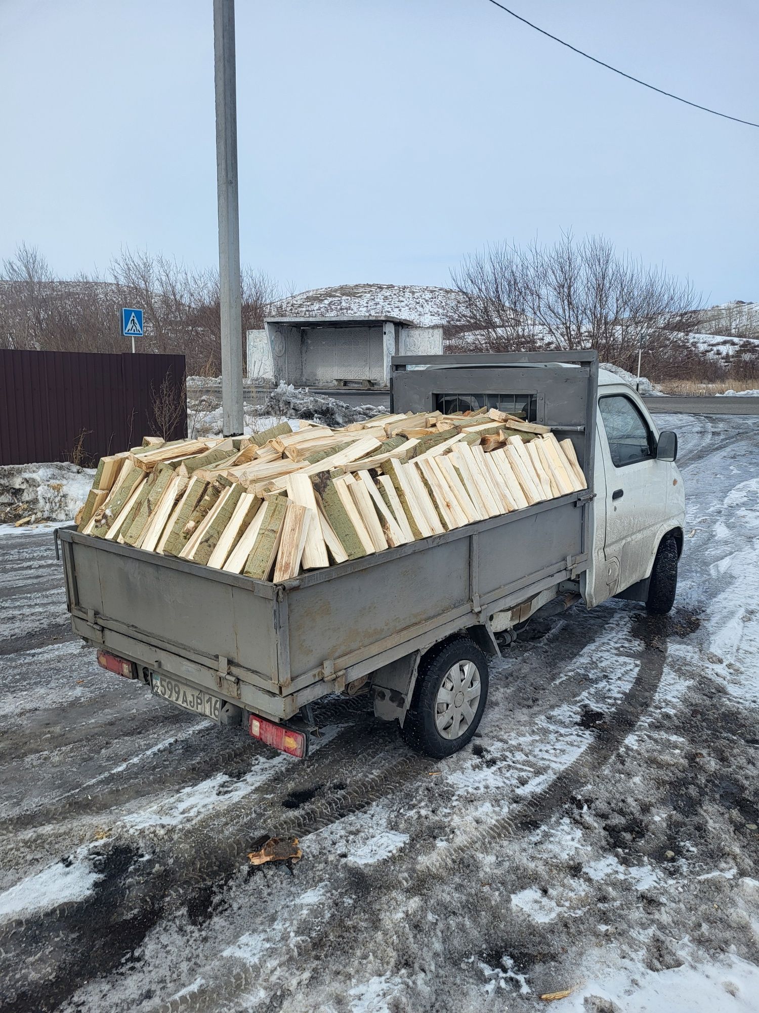 Продам дрова колотые 1.5 куба осина