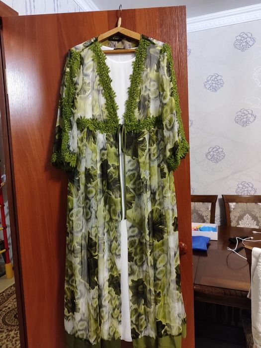 Платье вечернее шикарное