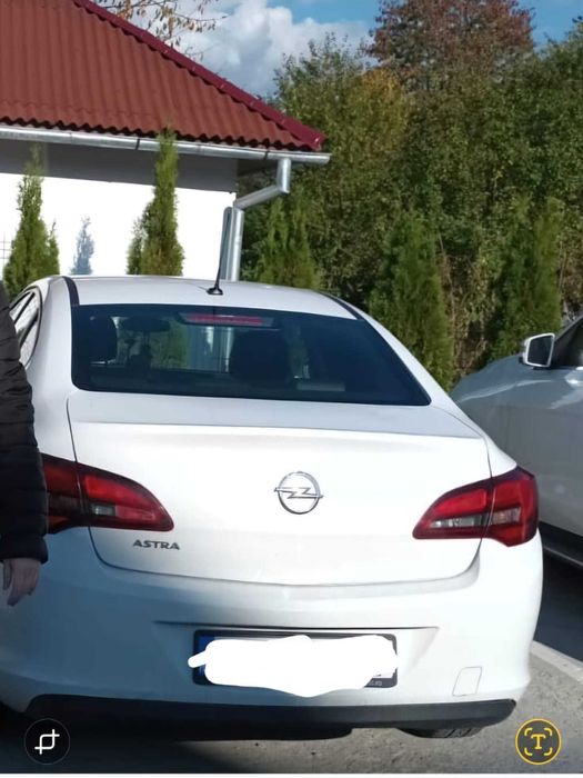 OPEL Astra Sedan 1.6, Benzina