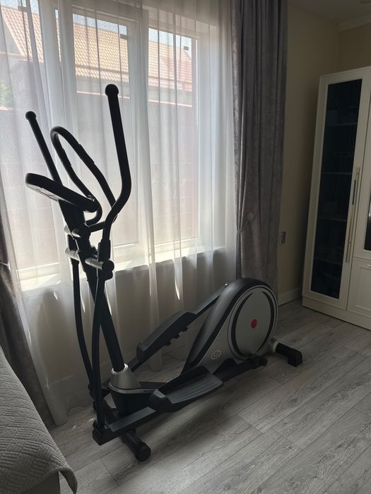 Продам эллиптический тренажер