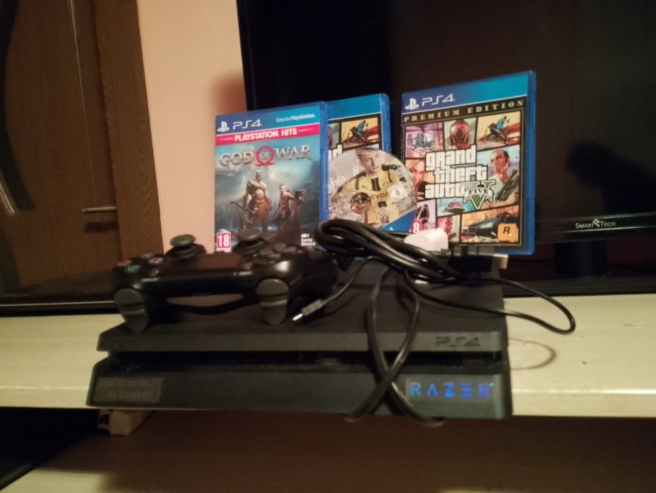 Ps4 slim 500 GB in stare perfecta.