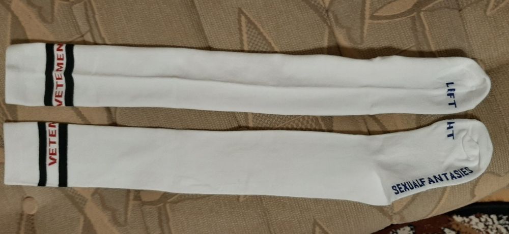 VETEMENTS дълги чорапи над коляното