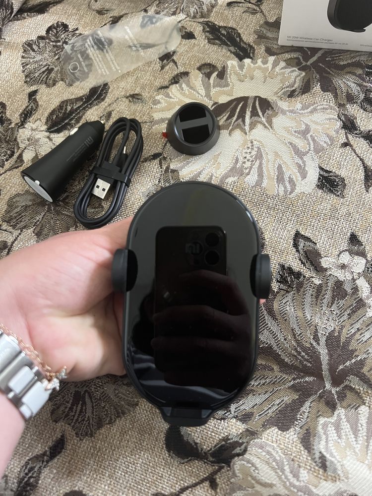 Xiaomi Mi Wireless Car Charger, 20W (Max.), Черен