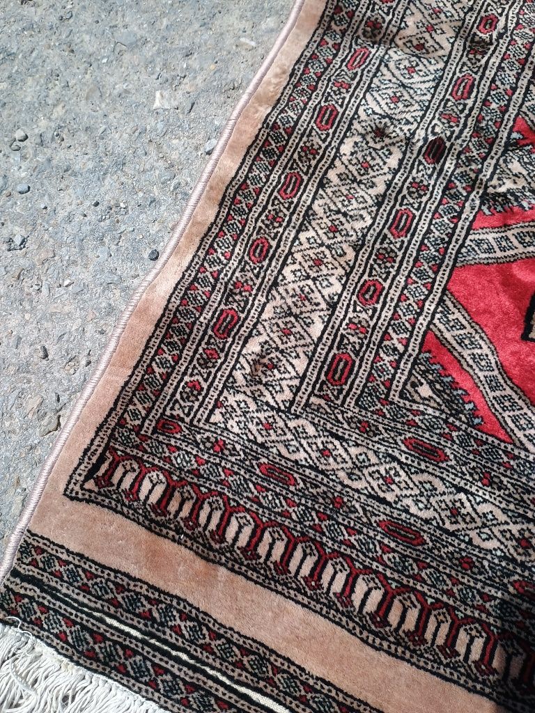 Ръчно тъкан килим