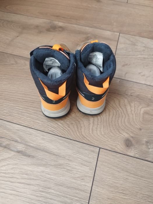 Ghete impermeabile și îmblănite Dechatlon mărimea 27