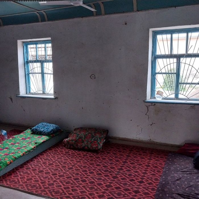 4 sotix uy sotiladi SROCHNA Sergelida narxini kelishamiz