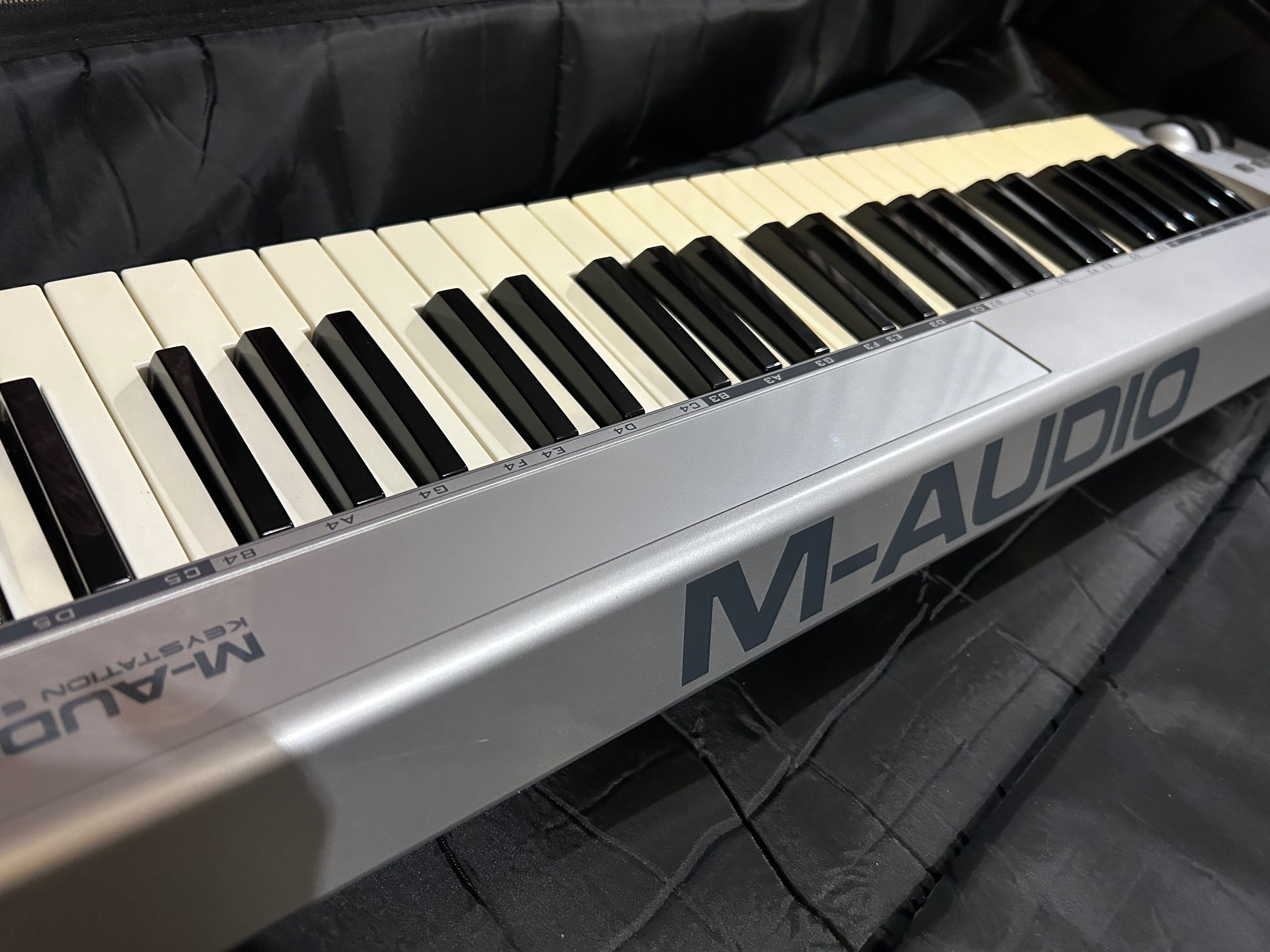 MIDI-клавиатура M-Audio Keystation 61es