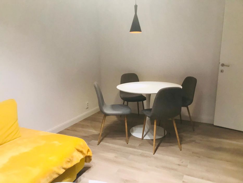 Închiriez apartament cu 3 camere in regim hotelier