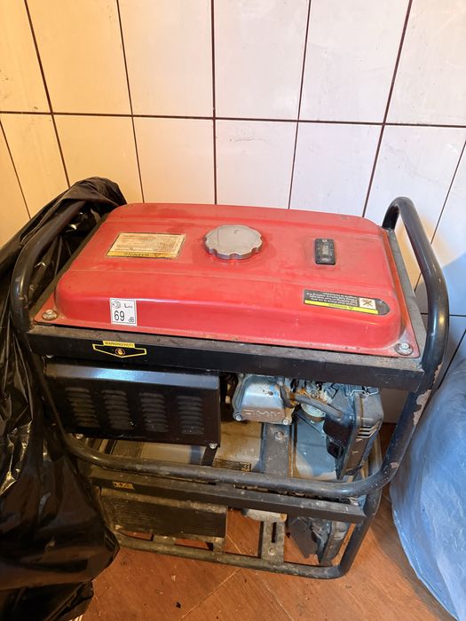 Pachet 2 generatoare 220-AC230V