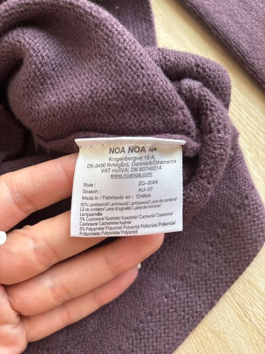 Vând cardigan deosebit, din lana,