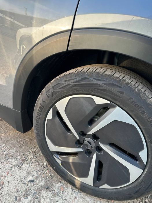 NIO kompaniyasiga qarashli  EL 8 model