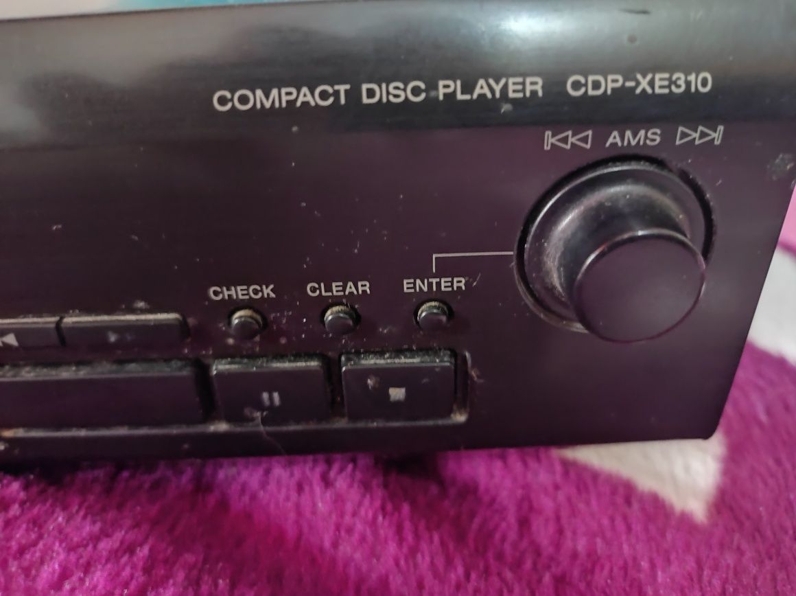 Vând compact disc player Sony