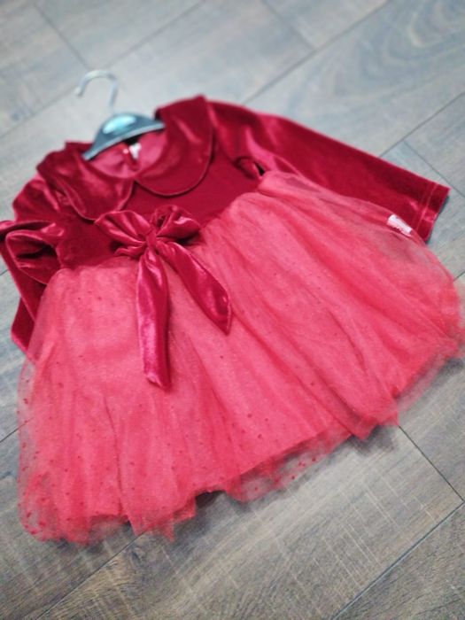 Rochite de Crăciun, 2 ani impecabile