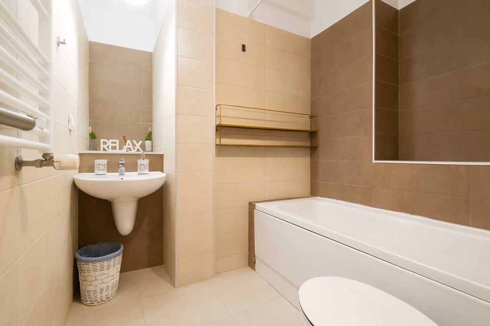 Apartament regim hotelier, totul nou, langa aeroport