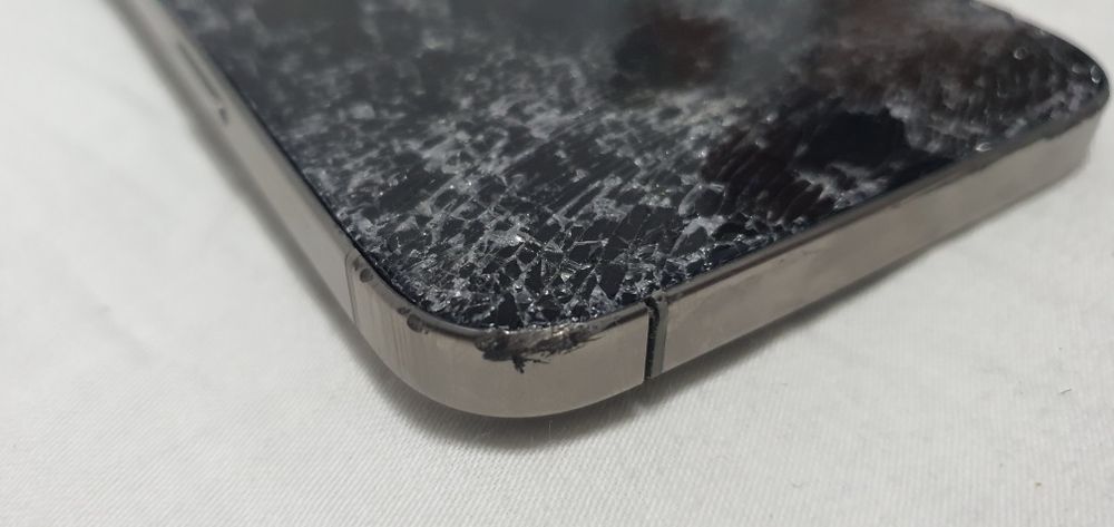 Iphone 15 pro max defect