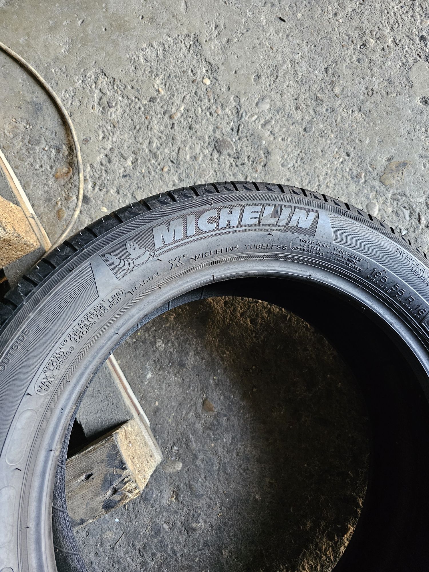 2 anvelope vara 195 55 16 Michelin 7mm