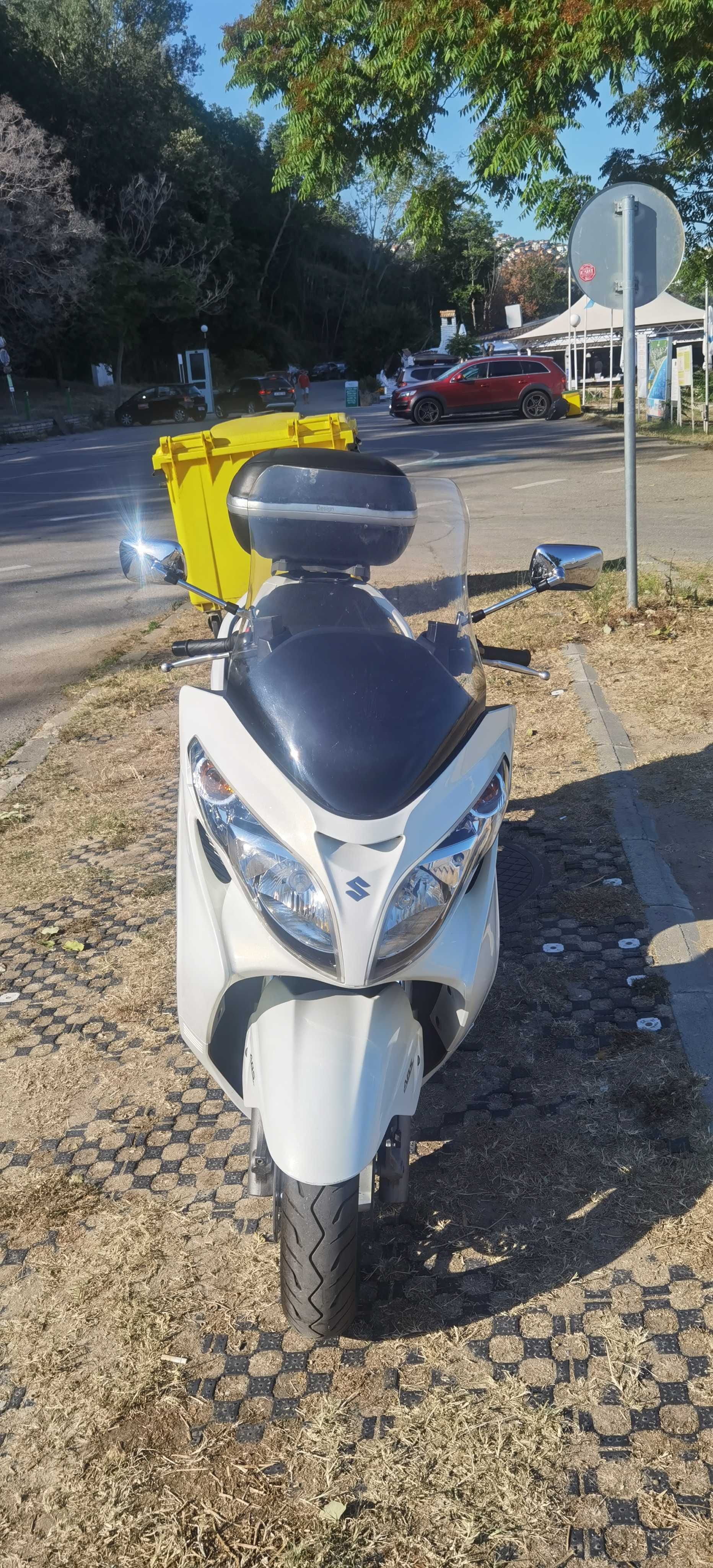 Сузуки Бъргман 400