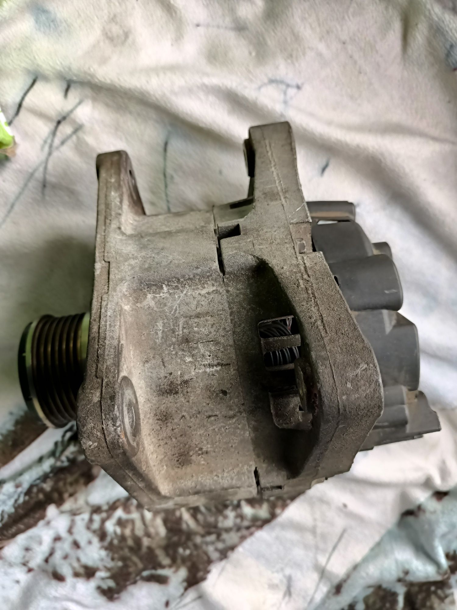 Vând Alternator 14V 110A Dacia Duster/ Logan/ Sandero 1.6 MPI