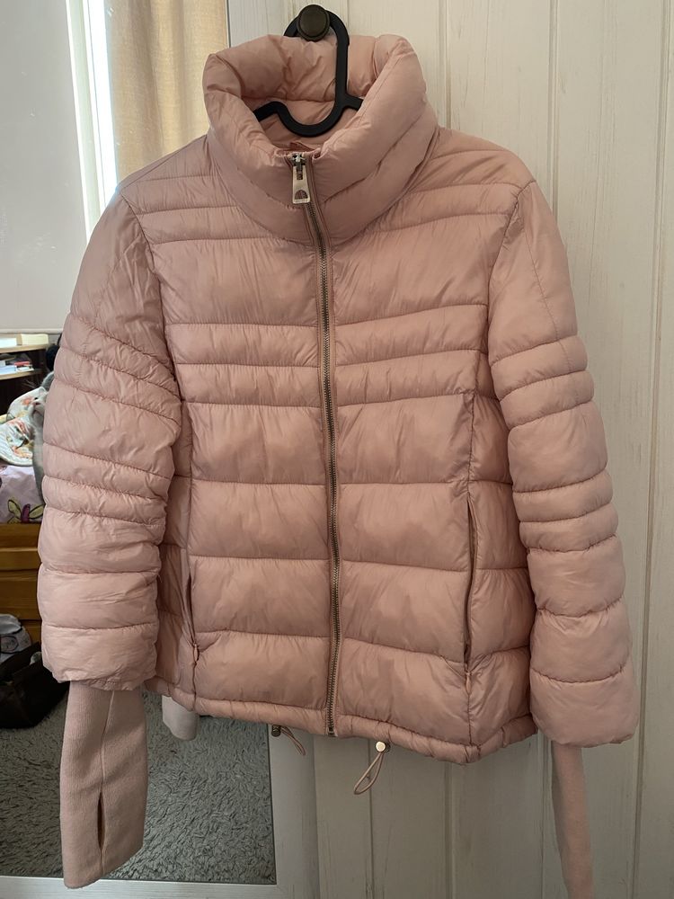 Розово зимно яке на guess
