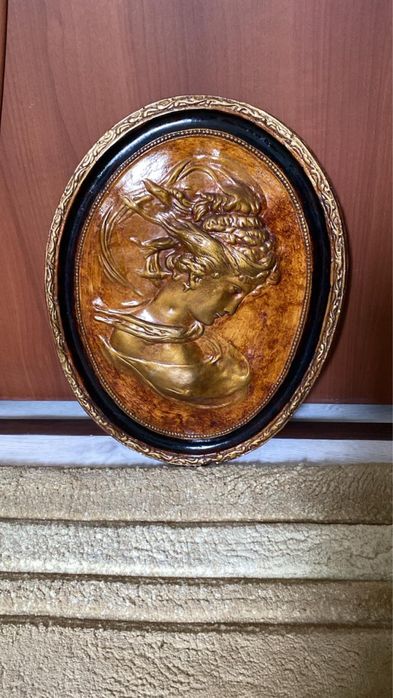 Картина из глины богиня Гриции